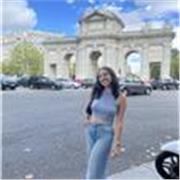 Profesora de francés desde hace más de 8 años imparte clases desde infantil hasta nivel universitario.