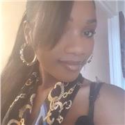 Hello, I am a native french who wants help you improve your french during a conversation!