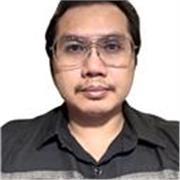 Soy abogado y profesor de Inglés jurídico, impartiendo clases online centradas en vocabulario legal, redacción profesional.