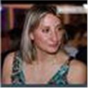 Istruttrice Pilates, master in tecniche corporee e terapeuta in DMT offre lezioni di Pilates e body mind perbenessere psicofisico
