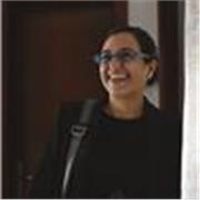 Profesora de fotografía apta para todas las edades.