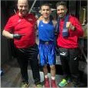 Chico joven con experiencia boxeo amateur. Además de combates en Cuba, Inglaterra y España