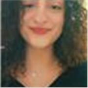 Diplomata presso il liceo artistico, pronta ad insegnare materie umanistiche, a ragazzi o ragazze dall'età compresa dai 10 anni in sù