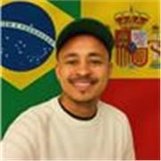 Profesor de portugués apto para todos los niveles y edades, soy nativo.