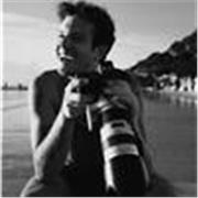 Fotografo professionista da lezioni di Fotografia, fotografia di matrimoni ed approccio allo storytelling fotografico