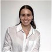 Profesora graduada en Humanidades con 10 años de experiencia ofrece clases particulares onlinea estudiantes de primaria a adultos.