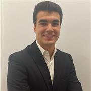 me defino como un comunicador eficiente y con aptitudes para adaptarme al nivel de enseñanza de los alumnos. Soy capaz de dar clase a estudiantes de la Eso y Bachillerato. Principalmente asignaturas como matemáticas y economía , aunque también puedo dar c