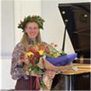 Ciao! Vorresti imparare o migliorarti nel suonare il pianoforte? Sono qui per te!