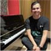 Profesor de Música, Piano - Guitarra - Bajo Eléctrico - Ukelele (Niños-Jóvenes-Adultos)