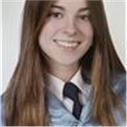 estudiante de psicología con grandes habilidades para enseñar y cuidar a sus hijos.
