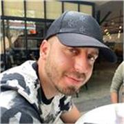 Deutsch-Tutor, der mit cleveren Beispielen Deutsch lehrt