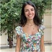 Laureata magistrale in Biologia impartisce lezioni di scienze, scienze della terra, biologia e matematica