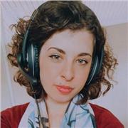 Laureata in Interpretariato di Conferenza e Traduzione con 110L propone lezioni di inglese per tutti i livelli