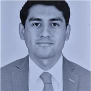Médico general egresado con experiencia en docencia presencial y online