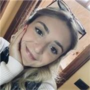 Sono disponibile a insegnare inglese, aiutare con gli esercizi delle certificazioni (ho fatto io stessa IELTS C1), traduzioni ecc