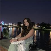 Soy una estudiante universitaria de un doble grado de francés y primaria que le gustaría dar clases en su tiempo libre