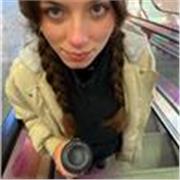 Studentessa universitaria offre lezioni private e aiuto compiti di inglese per bambini o ragazzi delle superiori. 