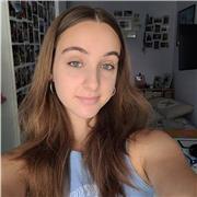 Studentessa universitaria offre aiuto compiti e ripetizioni per elementari e medie: metodo pratico e zero ansia