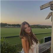 Profesora de matemáticas, puedo dar a niños/as de primaria y de la ESO. Soy universitaria