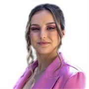 Ciao! Mi chiamo Benedetta e sono laureata in Storia dell’arte. Se hai difficoltà nelle materie umanistiche allora farò al caso tuo! Offro ripetizioni e lezioni sia per i più piccoli delle elementari, fino ai ragazzi delle medie e ai più grandi delle super