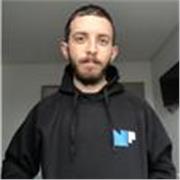 Disponible pour vous apprendre quelque chose dans le domaine de l'informatique ou même pour sur vos cours divers et variés.