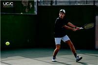 Ex-jugador tenis imparte clases a todo tipo de niveles