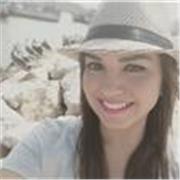 Maestra de Espanol bajo la modalidad en linea