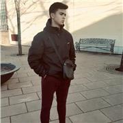 Profesor de Matemáticas e educación física imparte clases a los niños