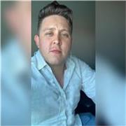 Profesor especializado en Inglés, con más de 5 años de experiencia en el área de traducción y enseñanza. Ofrezco clases
