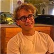 Ragazzo preparato disponibile e solare, pronto per insegnarti il bello delle materie scientifiche!