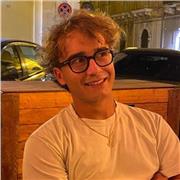 Ragazzo preparato disponibile e solare, pronto per insegnarti il bello delle materie scientifiche!