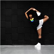 Soy una profesora de danza contemporánea con 4 años de experiencia, clases a niños, adolescentes y adultos