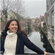 Profesional bilingüe con formación en  Psicología y experiencia como Profesora de Danza.