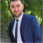 Graduado en derecho y estudiante del máster de acceso a la abogacía y procura, con sólidos conocimientos en la materia y empleo.