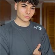 Me llamo Lucas, tengo 18 años y me considero una persona responsable, cercana y con mucha paciencia, especialmente con los niños.