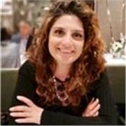Laureata magistrale in lingue impartisce lezioni private di lingua inglese e francese. 