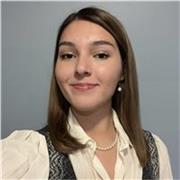 Profesora de apoyo para estudiantes de básica y estudiantes en nivel básico modalidad online