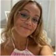 Profesora de clases de lengua y literatura, de francés y de matemáticas a niños de primaria hasta tercero de la eso