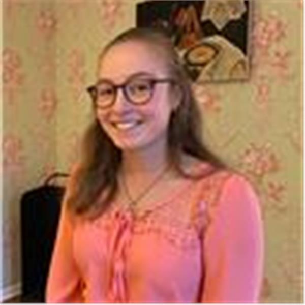 mathe-nachhilfe-mit-sportbegeisterung-und-musiktalent-antonia