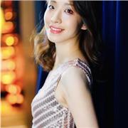 I am a concert pianist and Master’s graduate of the Royal Academy of Music (Distinction), offering classical piano lesson