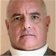 Licenciado en derecho dando clases en ciencias políticas en línea