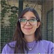 Imparto clases de forma online, para refuerzo escolar , ayuda con exámenes y/o deberes. Joven estudiante de filologia inglesa