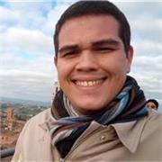 Especialista en filosofía graduado en la Universidad Pontificia Javeriana