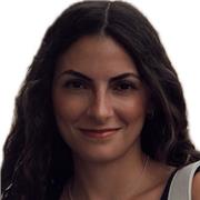 Profesora titulada en doble grado de Derecho, Finanzas y Contabilidad