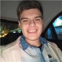 Me llamo Esteban Lopez, tengo 18 años, soy egresado de bachiller en ciencias sociales y humanidades y ofrezco clases particulares online