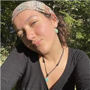 Cerchi un insegnante motivata e giovane? Qua a disposizione per soddisfare le vostre esigenze riguardo imparare la lingua italiana