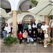 Profesora de idiomas con amplia experiencia en el área, excelente manejo de clases para niños, adolescentes y adultos