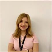 Profesora de inglés con nivel C1 certificado, ofrece clases a quienes estén interesados en aprender.