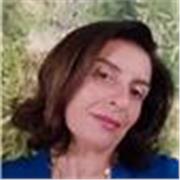 Sono una dottoressa in legge determinata a fare acquisire ai ragazzi una metodologia di studio per comprendere l'italiano