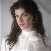 Fashion & Textile Designer con Master in Alta Moda 110 e Lode offre lezioni universitarie di Storia della Moda, Metodologia Proget